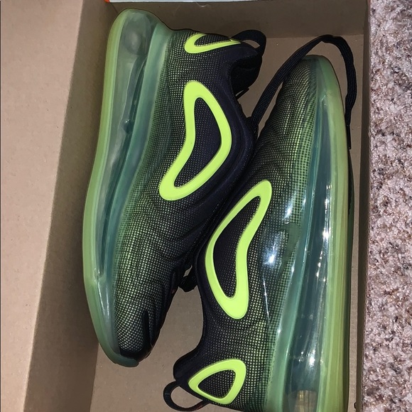 air max 720 black neon green